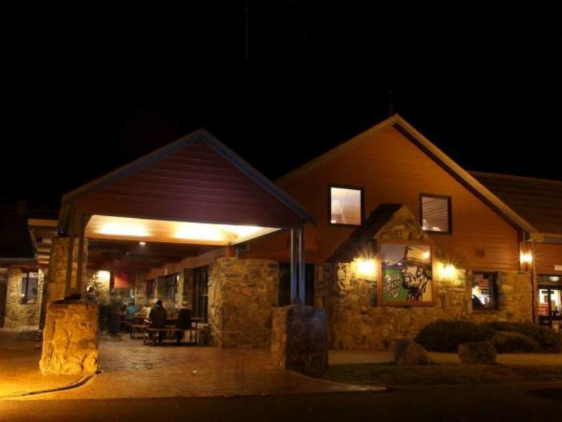 The Station Hotel Jindabyne Buitenkant foto