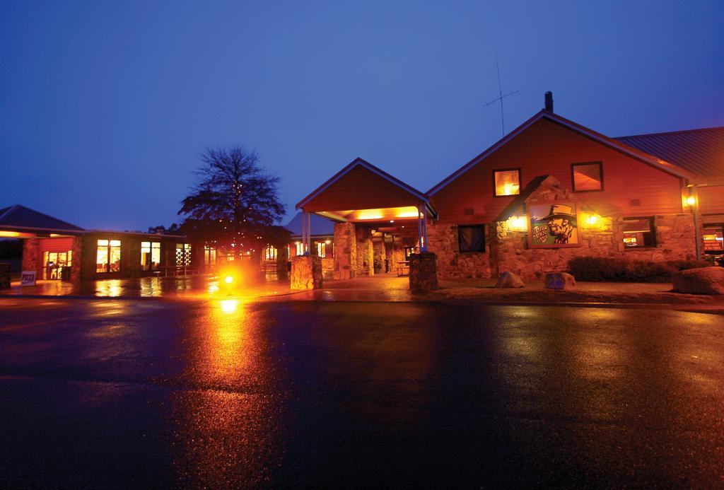 The Station Hotel Jindabyne Buitenkant foto
