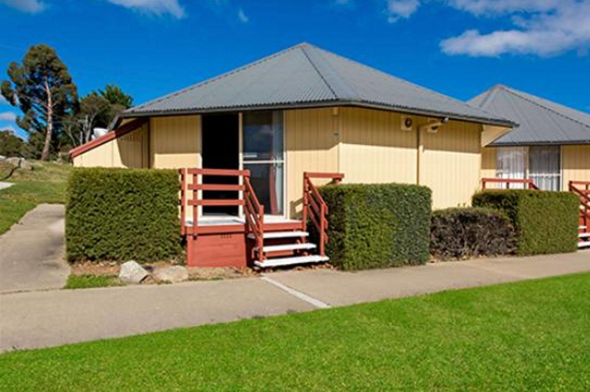 The Station Hotel Jindabyne Buitenkant foto